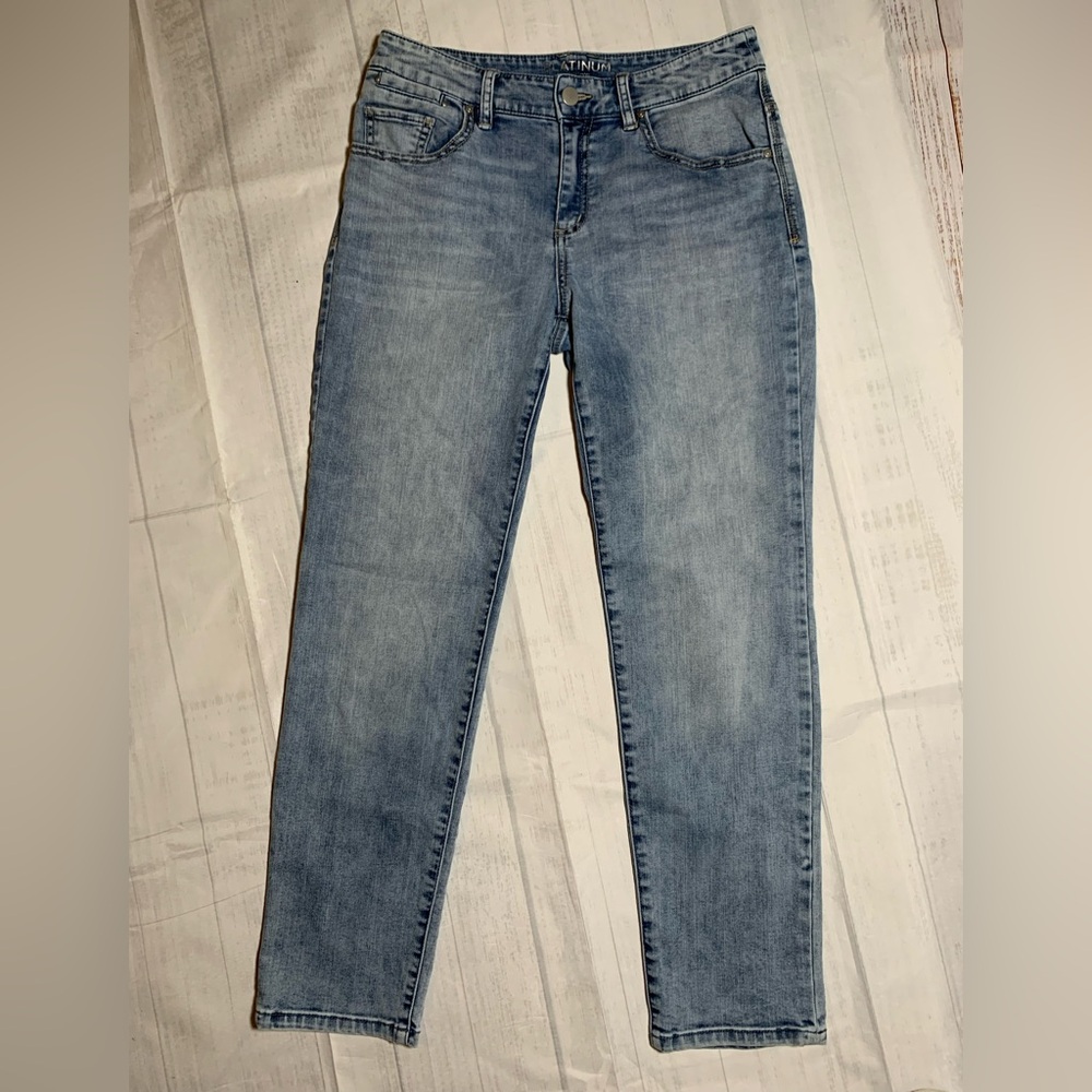 Platinum Chico’s Skimmer Women's Jeans. Size 00/2